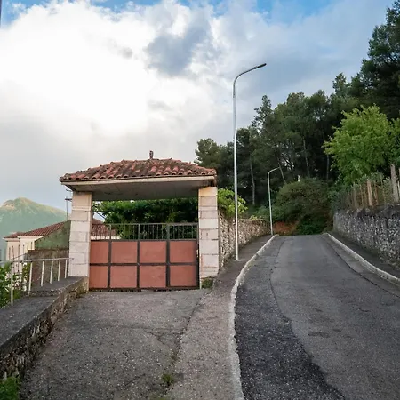 Guest house - Panoramic View Of Vjosa River Tepelene